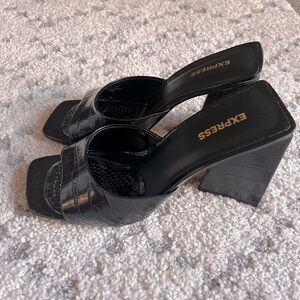 EXPRESS Black Crocodile Pattern Heels - EUC
